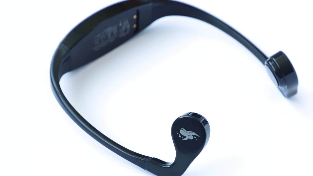 aquatic-sports-real-time-communication-waterproof-swimmer-wireless-receiver-bone-conduction-headphone